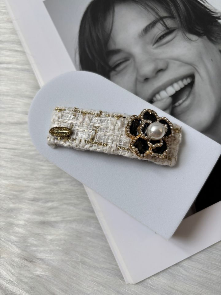 premium tweed bb clip