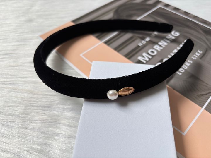 minimalist velvet headband