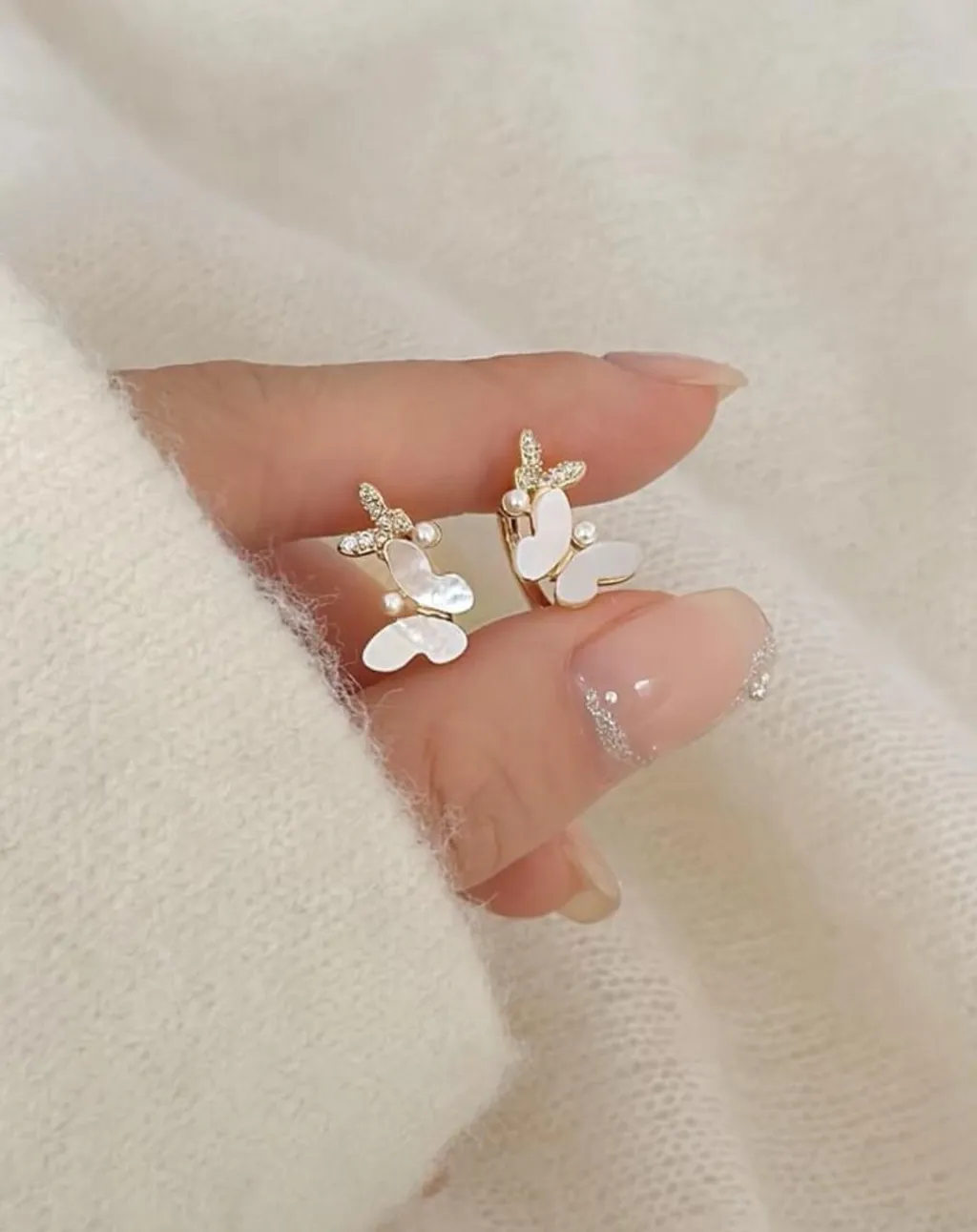 earrings 210