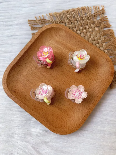 sakura flower claw clip