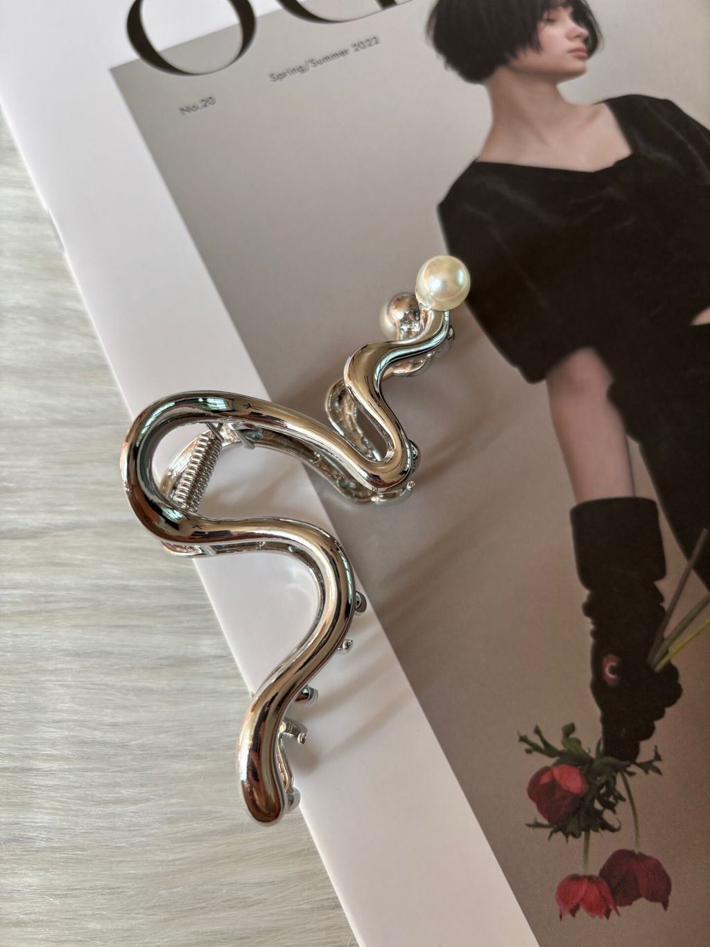 minimalist wavy claw clip (10cm)