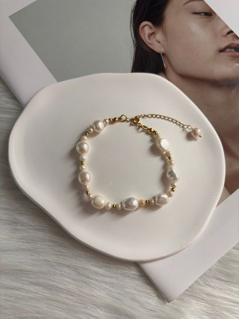luna pearl bracelet