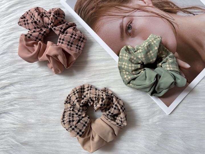 dual design scrunchy