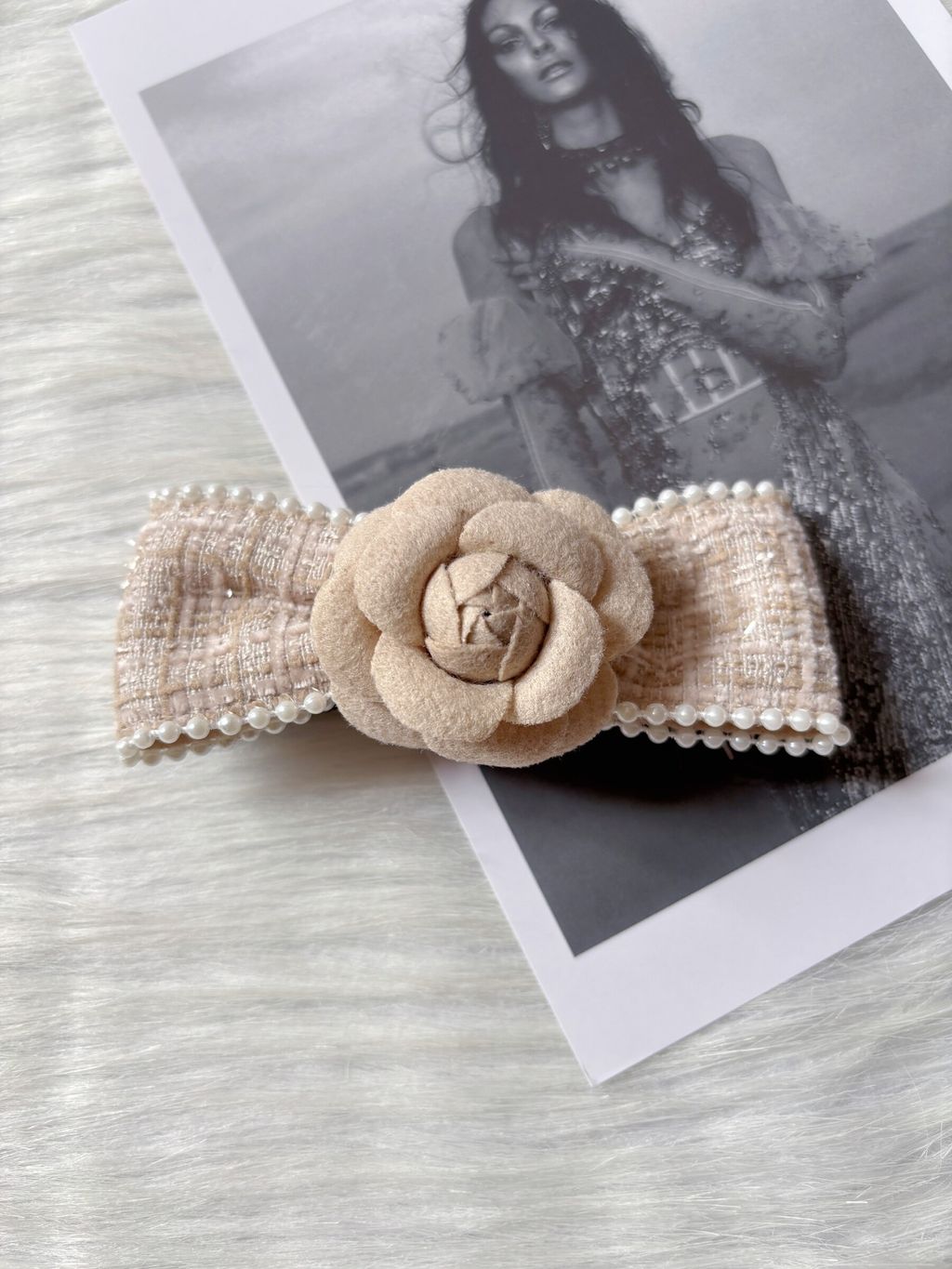 camellia flower tweed duck clip