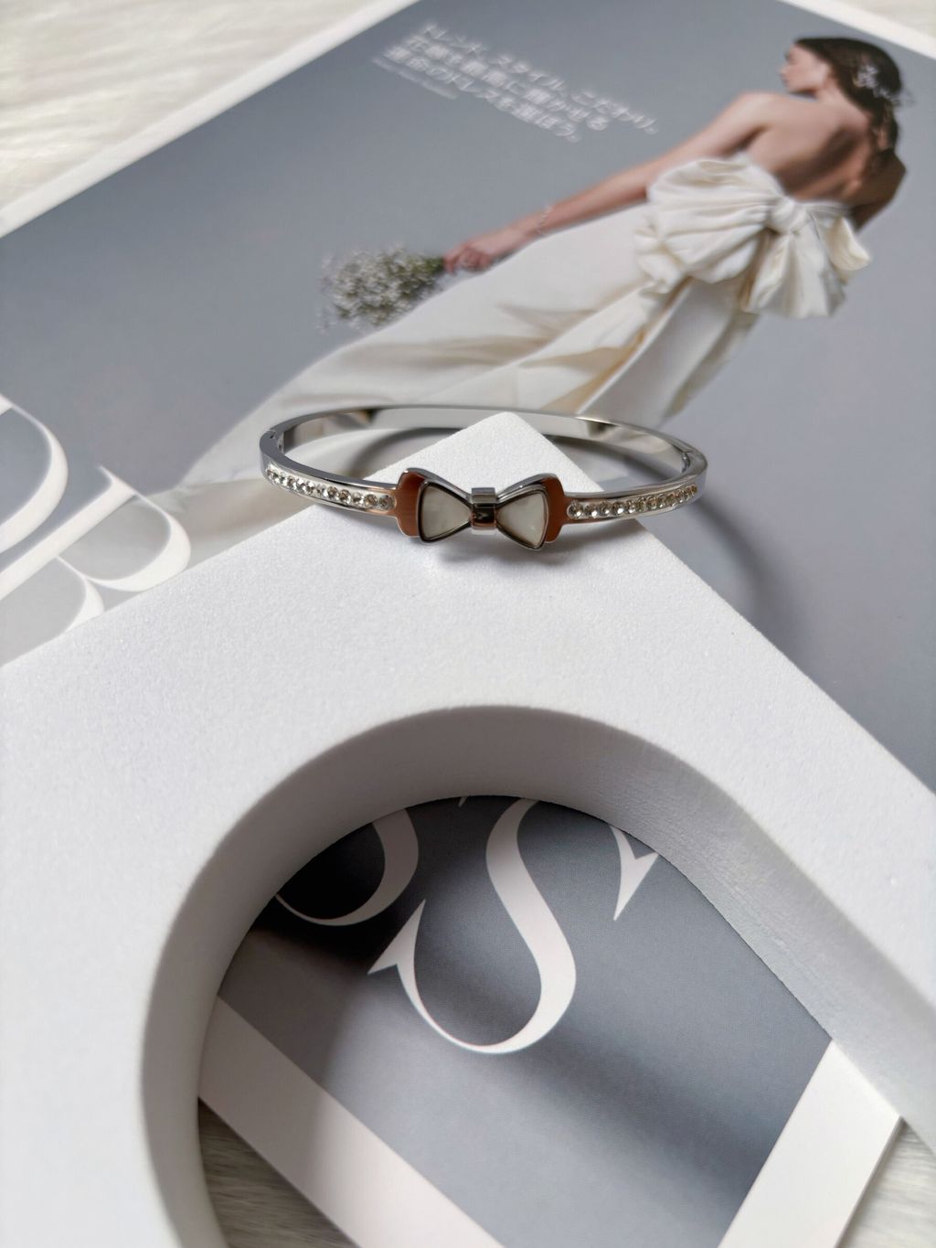 eternal ribbon stainless steel bangle