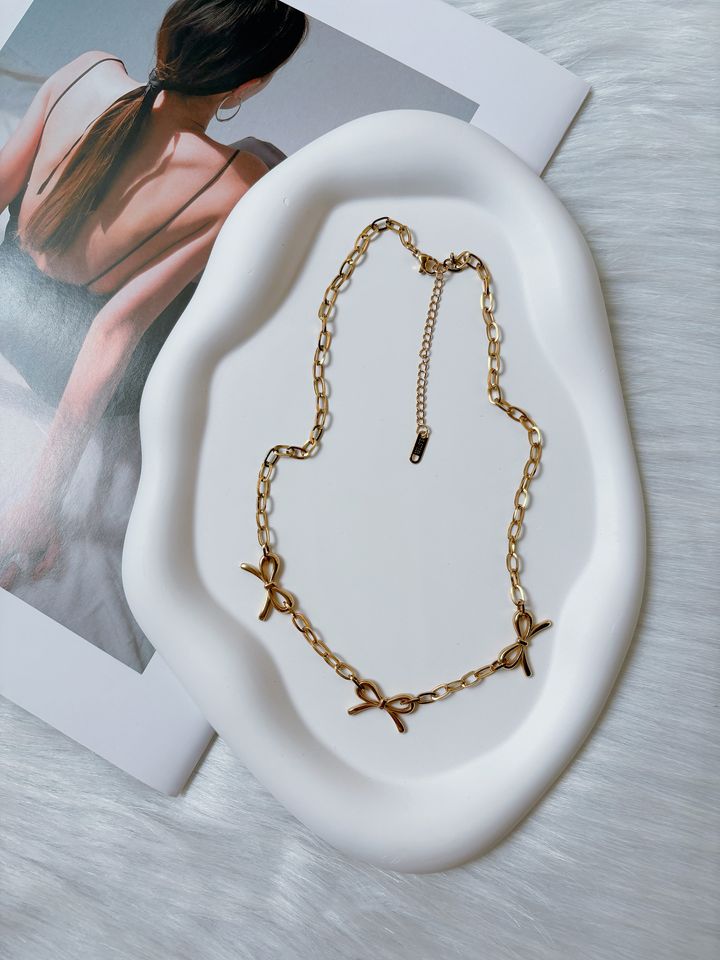 trio ribbon stainless steel necklace