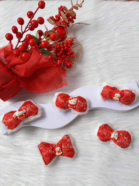 embroidery sanrio theme CNY duck clip