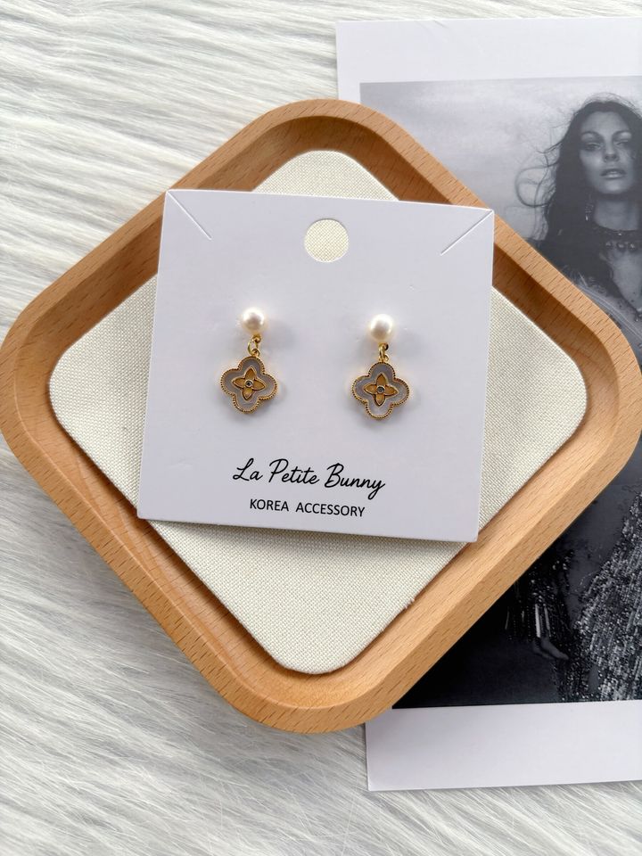 earrings 274