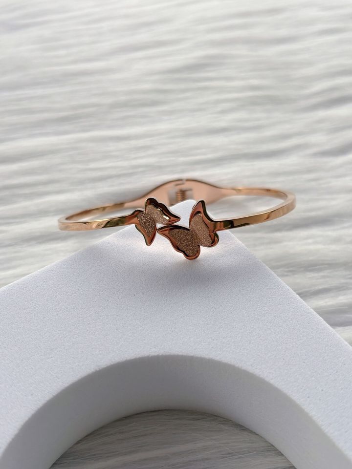 rose eclipse bangle