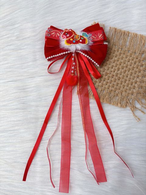 pony ribbon duck clip with flowy ribbon