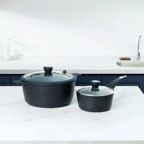 STEWING POT 1