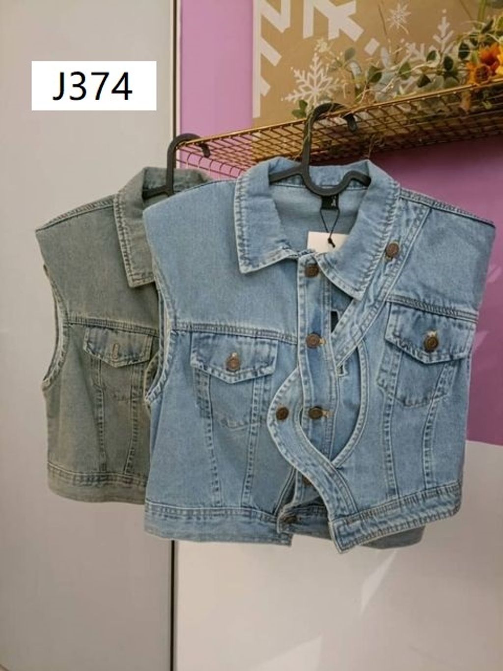 J374