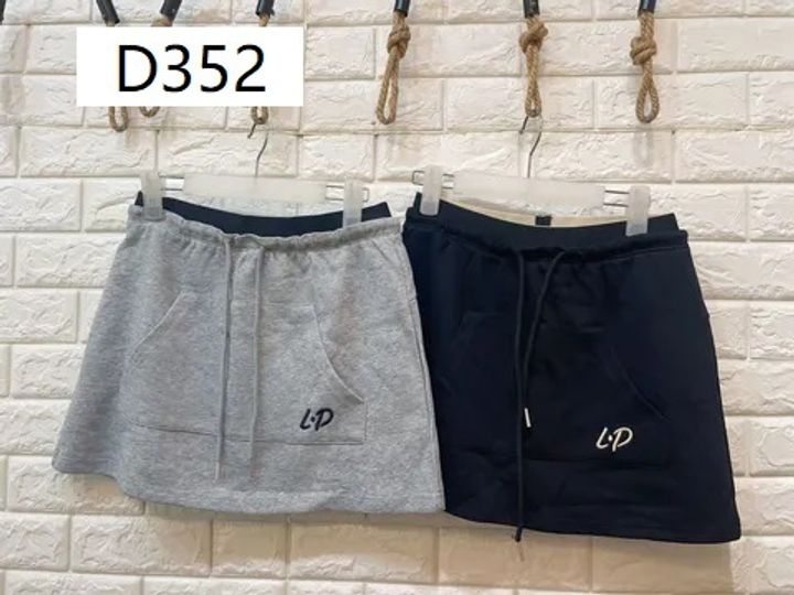 D352