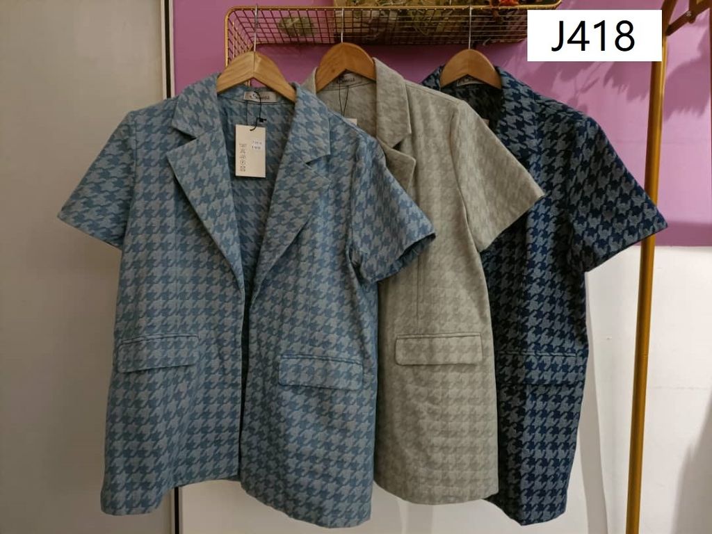 J418