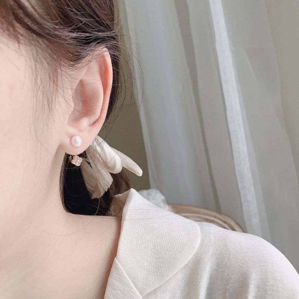 44805c7d099fa195c56be3a410cbb16c