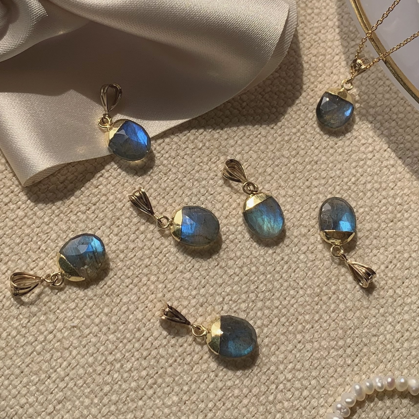 9FFA3084-8643-4C20-840E-AFF984590A40