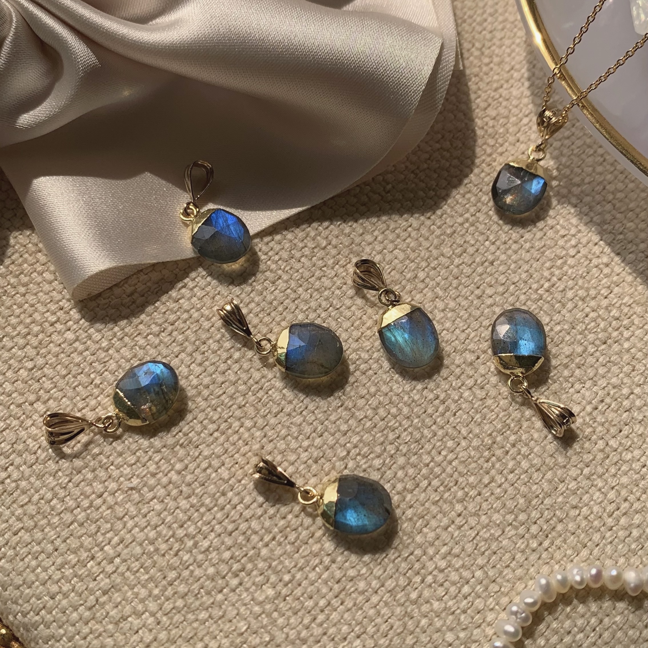 B7EFC55A-779F-4E1B-9F06-30922B667820