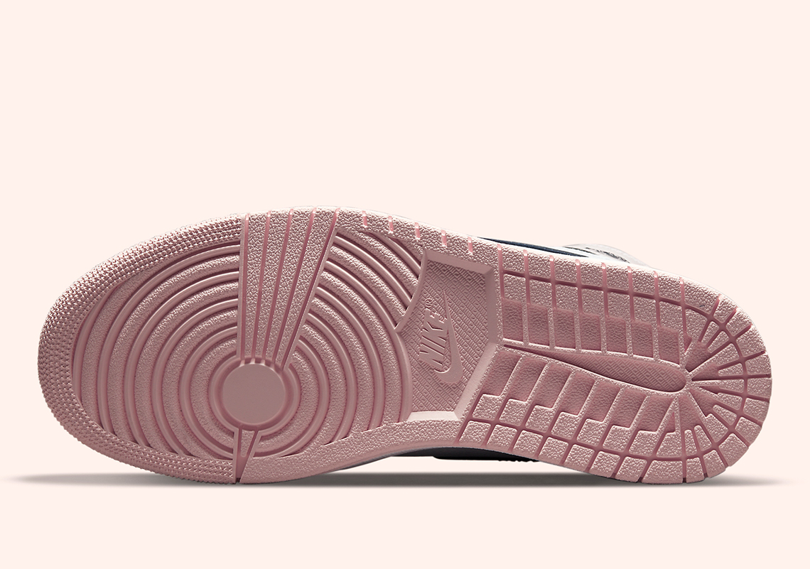 Air-Jordan-1-Bubble-Gum-DD9335-641-Photos-1.jpg Air-Jordan-1-Bubble-Gum-DD9335-641-Photos-1.jpg