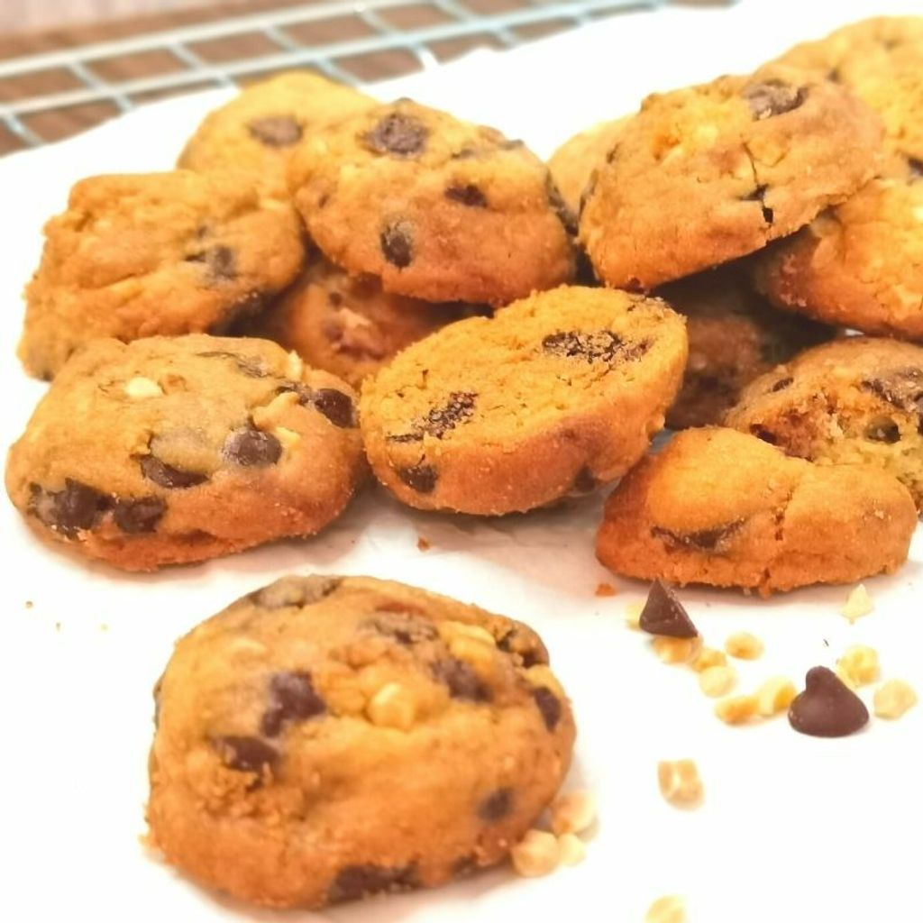 Almond Chocolate Chip Cookies 4.jpg