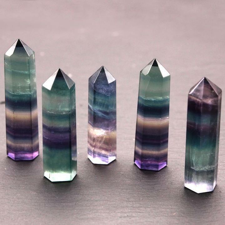 七彩螢石水晶柱 七彩螢石六棱柱 能量水晶柱 原石打磨