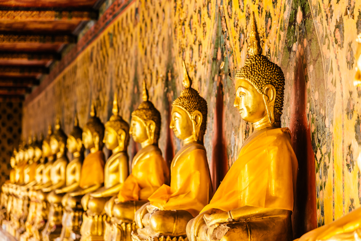 The Mystique of Thailand's Amulets: A Fusion of Spirituality and Tradition 泰国圣物：神圣与传统的融合