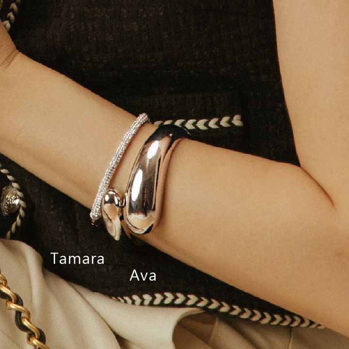 Ava002