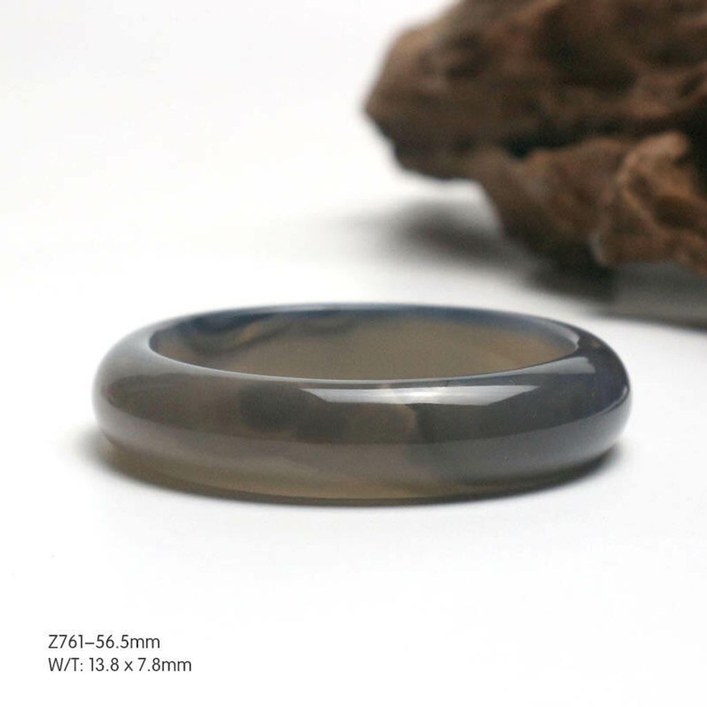 Z761-玛瑙玉髓手镯56.5mm2.jpg