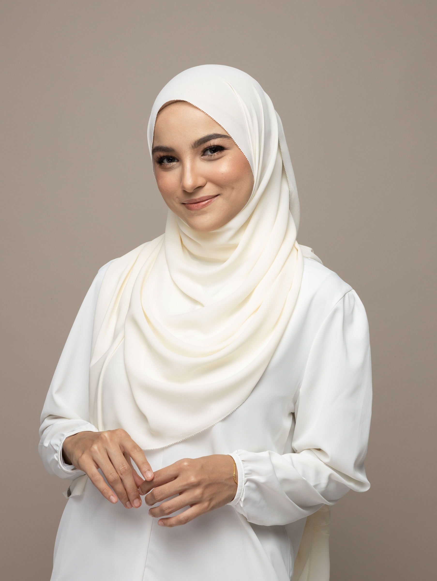 kyrashahrol studio shoot 17.3.2022-146563.jpg