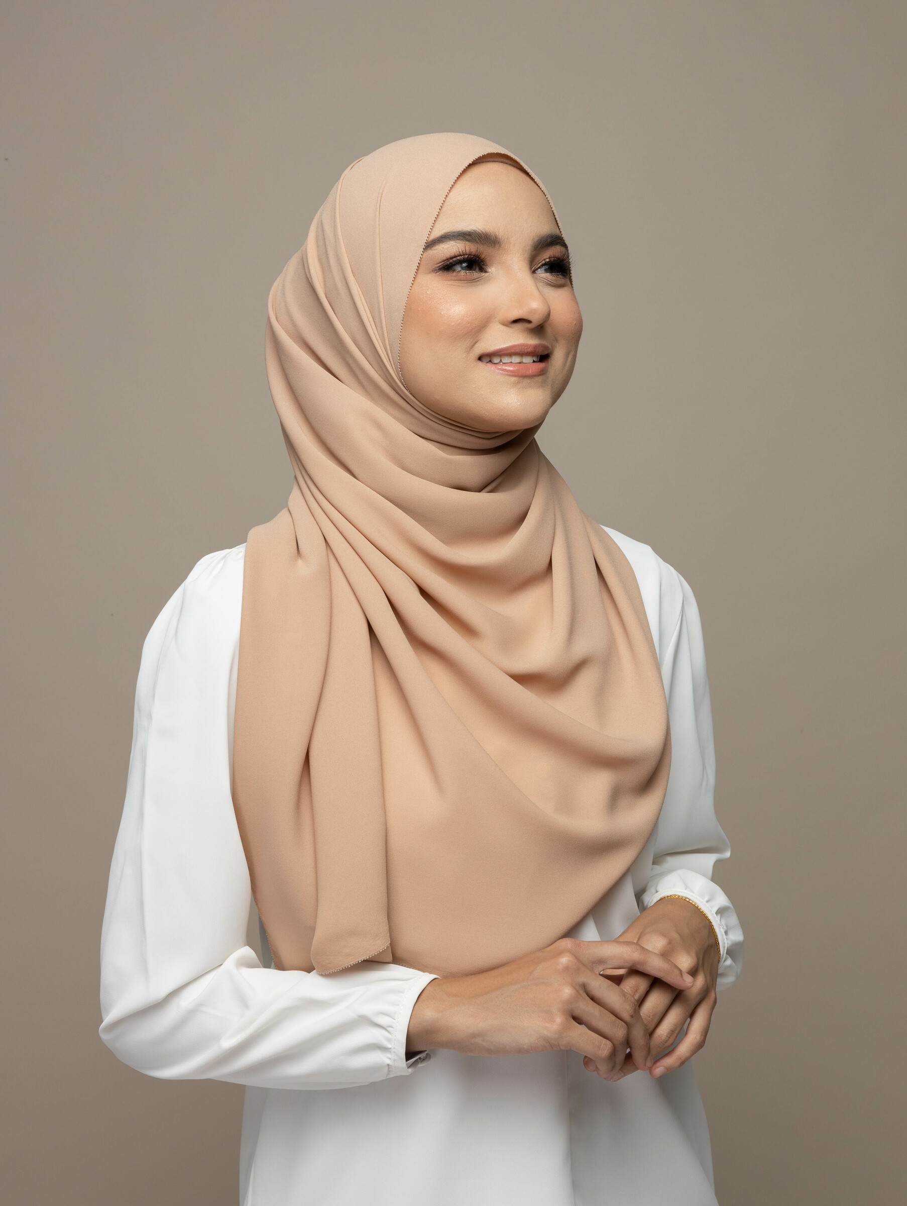 kyrashahrol studio shoot 17.3.2022-146740.jpg
