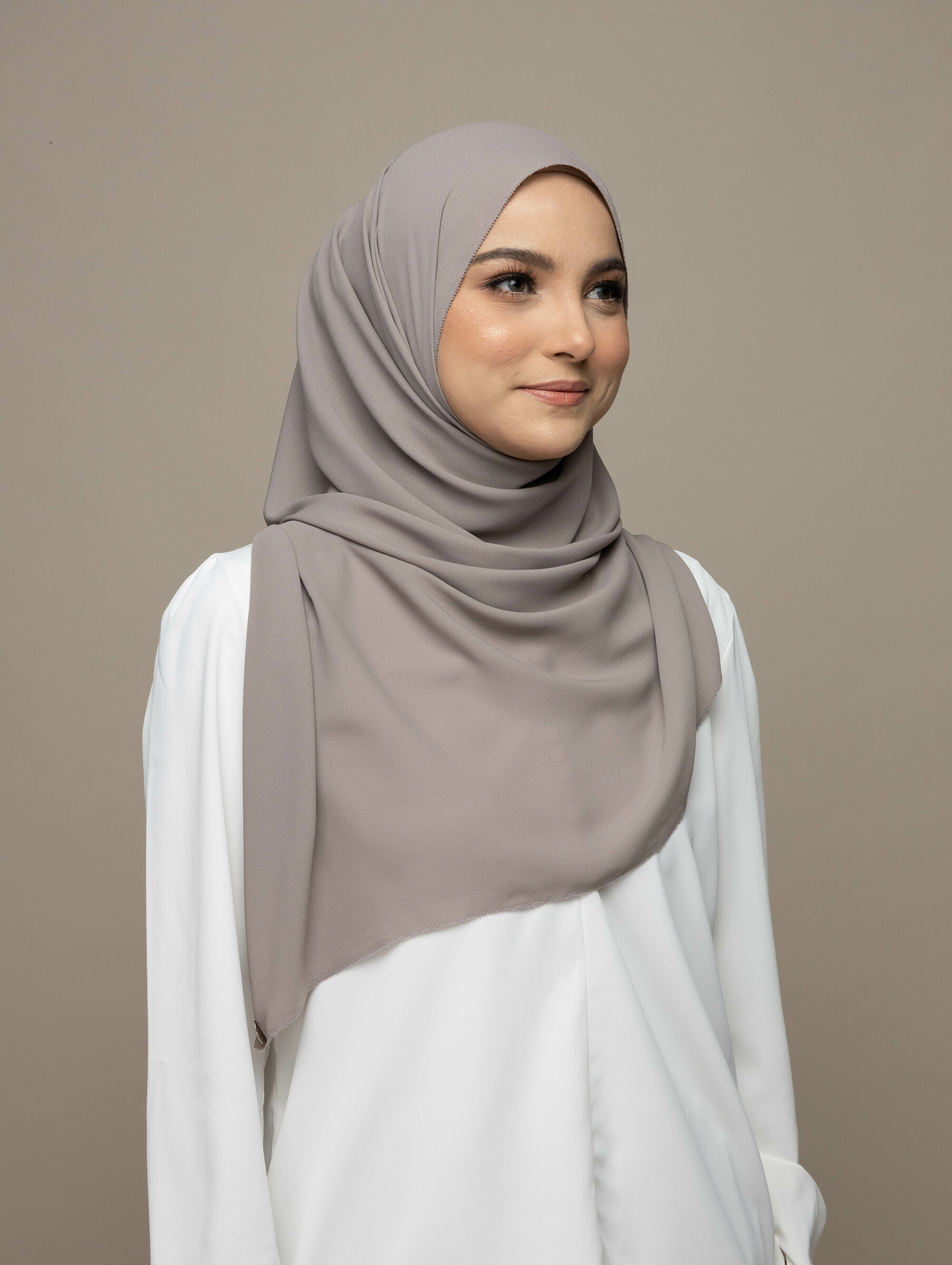 kyrashahrol studio shoot 17.3.2022-146784.jpg