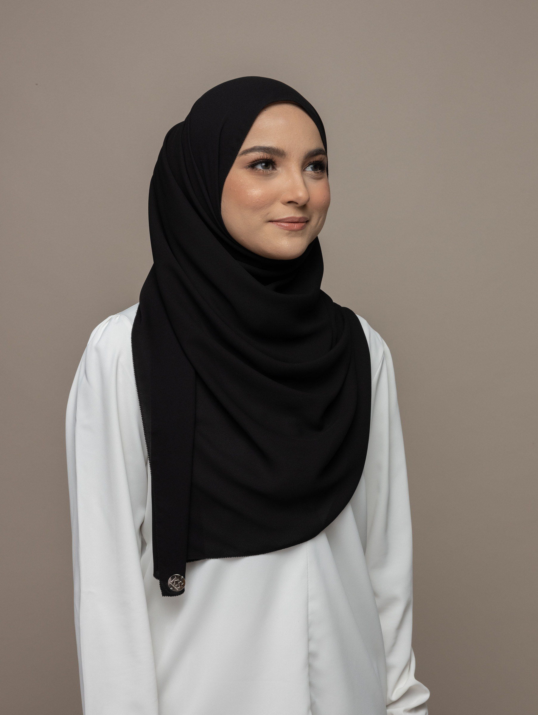 kyrashahrol studio shoot 17.3.2022-146825.jpg