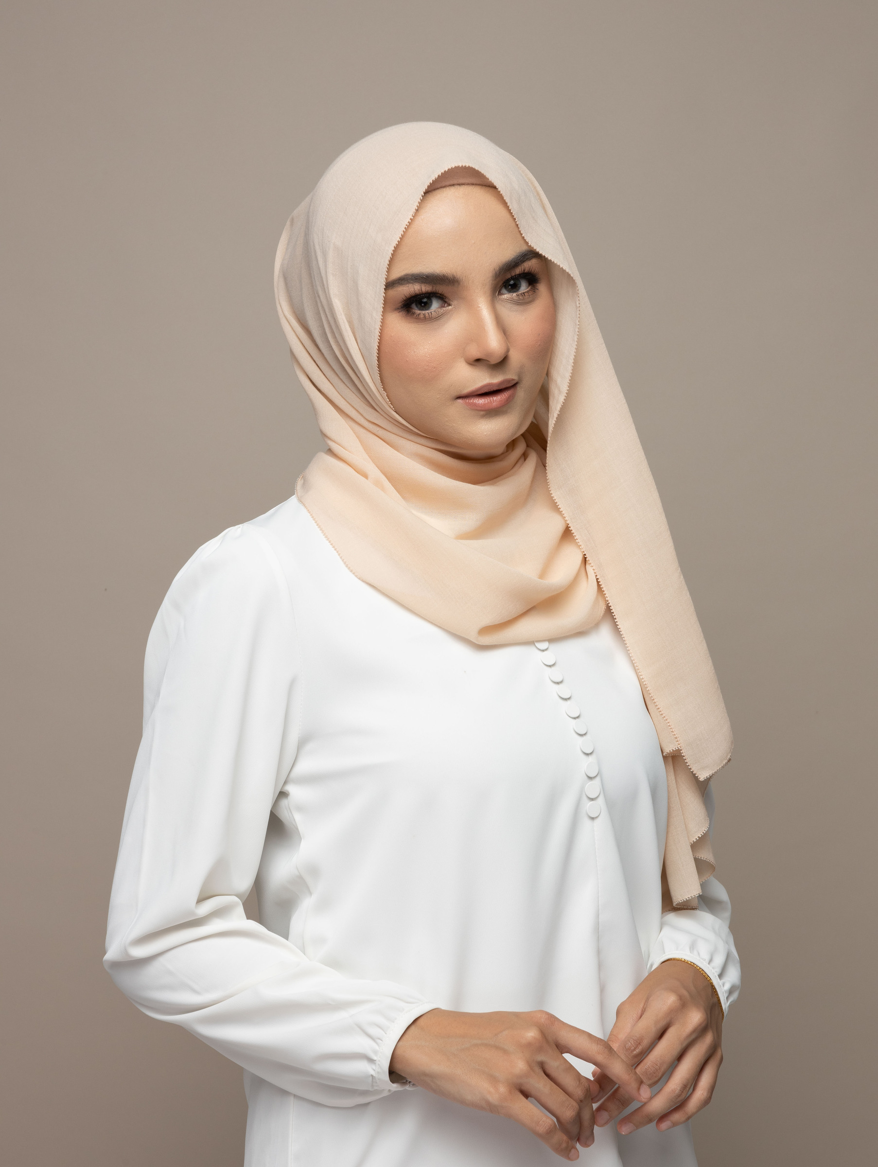 kyrashahrol studio shoot 17.3.2022-146253.jpg