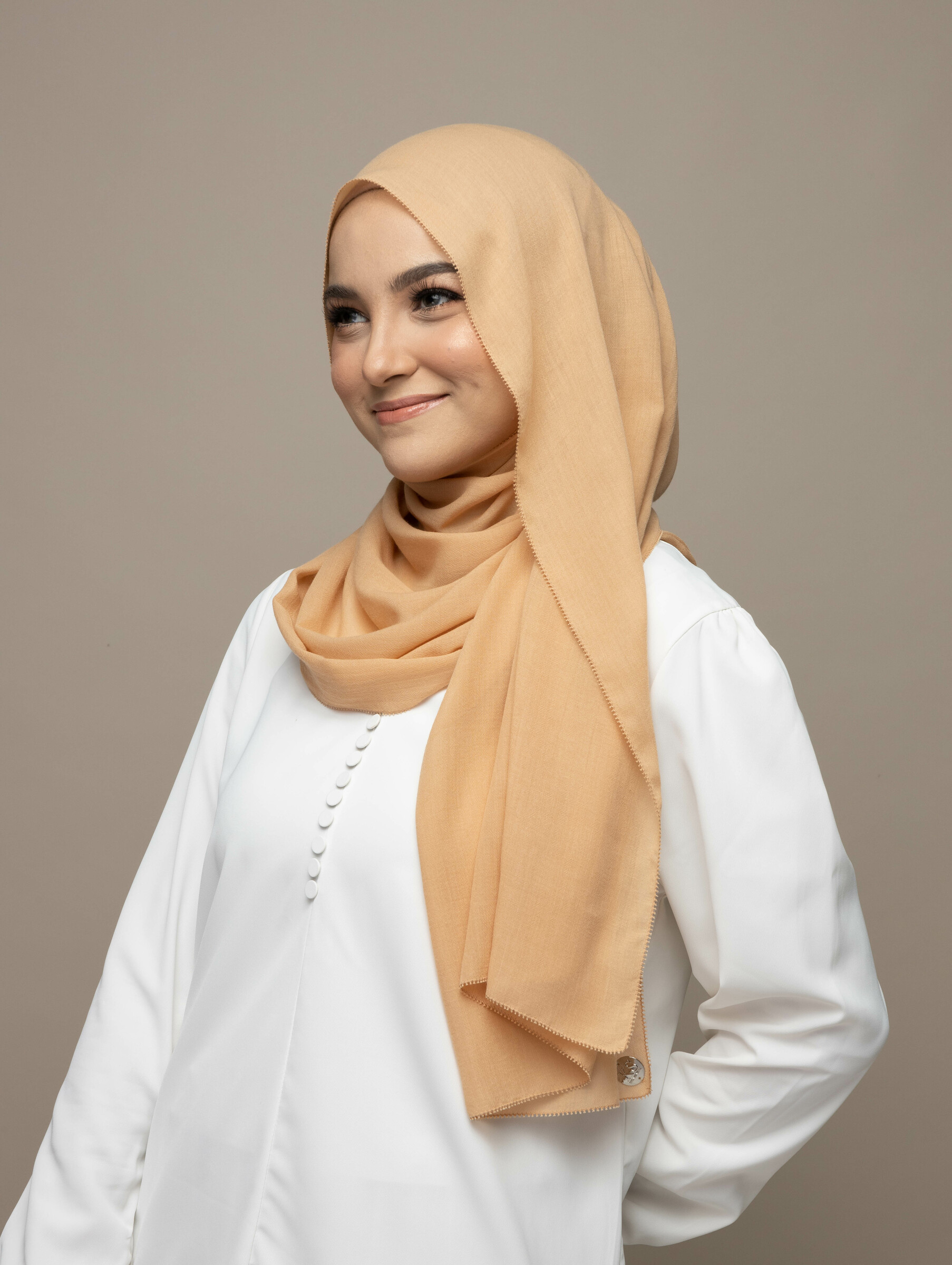 kyrashahrol studio shoot 17.3.2022-146297.jpg