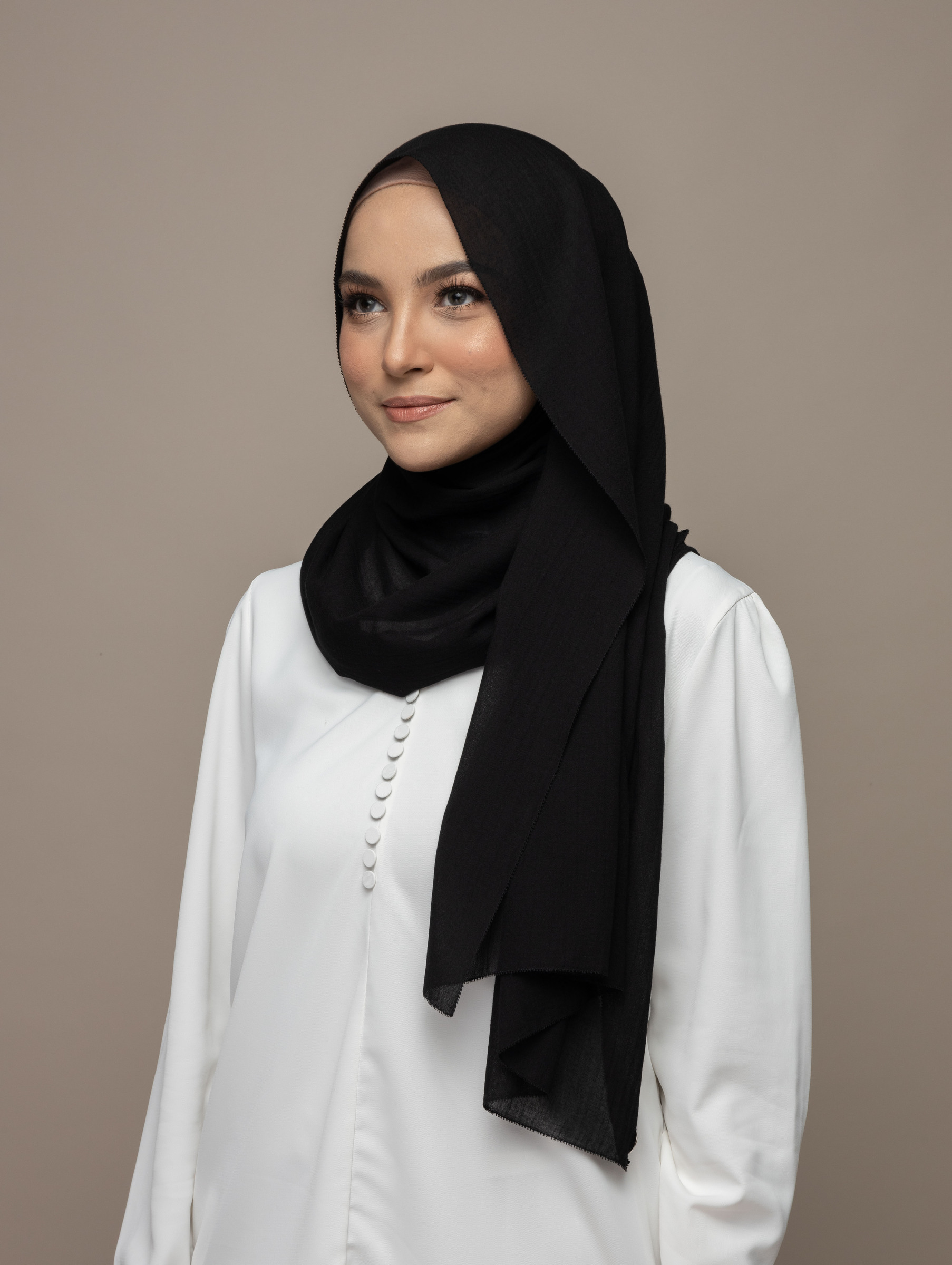 kyrashahrol studio shoot 17.3.2022-146278.jpg