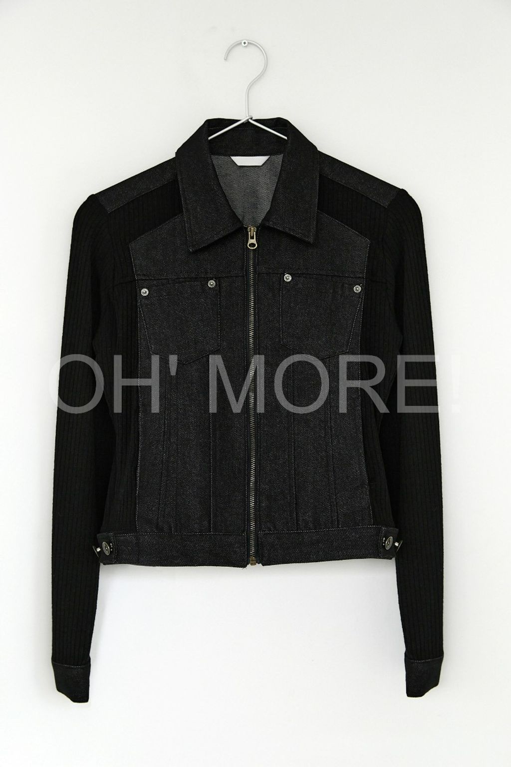 LINE_ALBUM_202639_260309_99