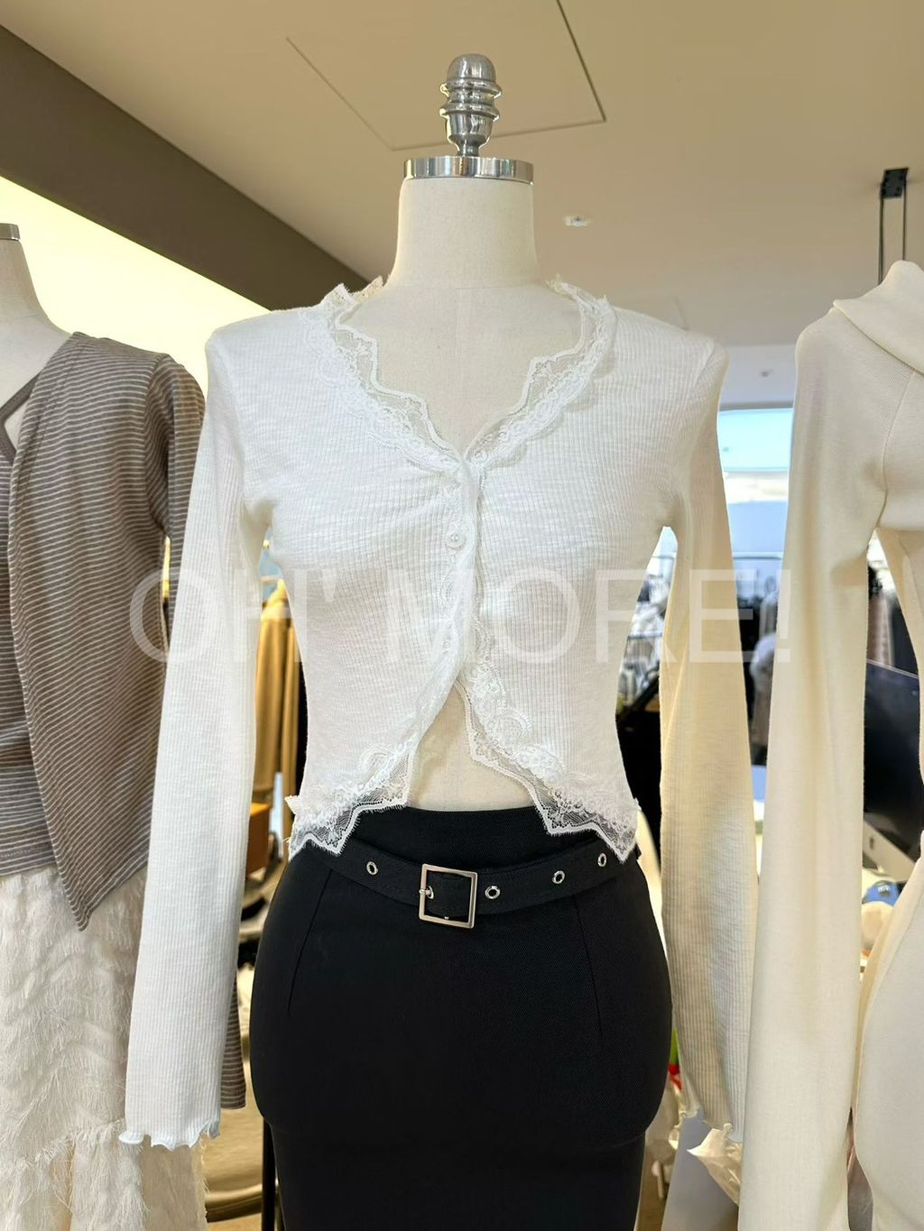 LINE_ALBUM_202639_260309_388