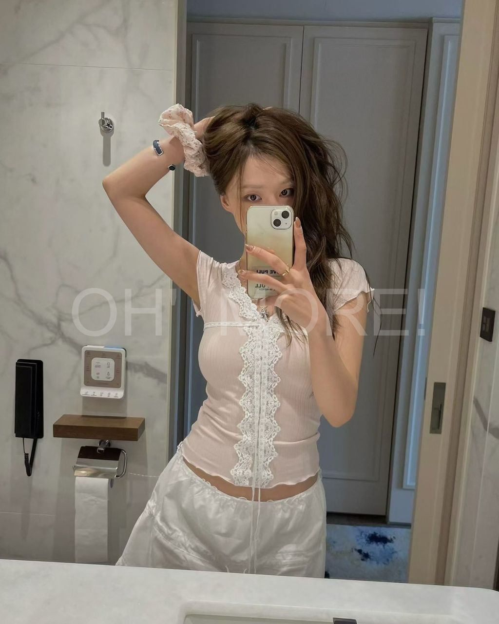 LINE_ALBUM_2026518_260518_47