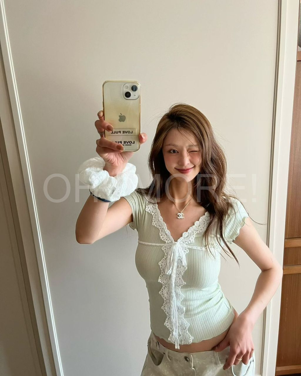 LINE_ALBUM_2026518_260518_40