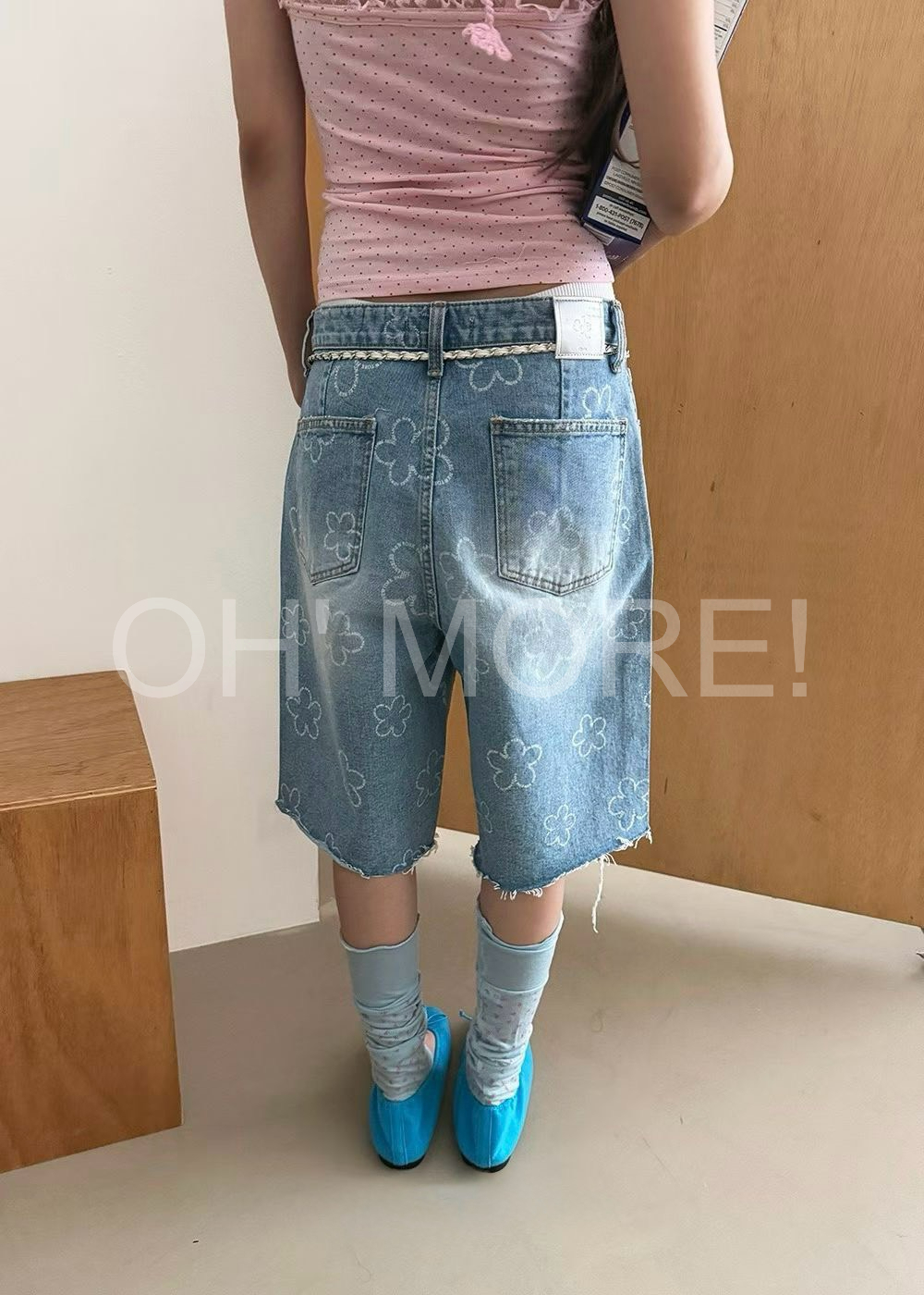 LINE_ALBUM_202699_260909_77