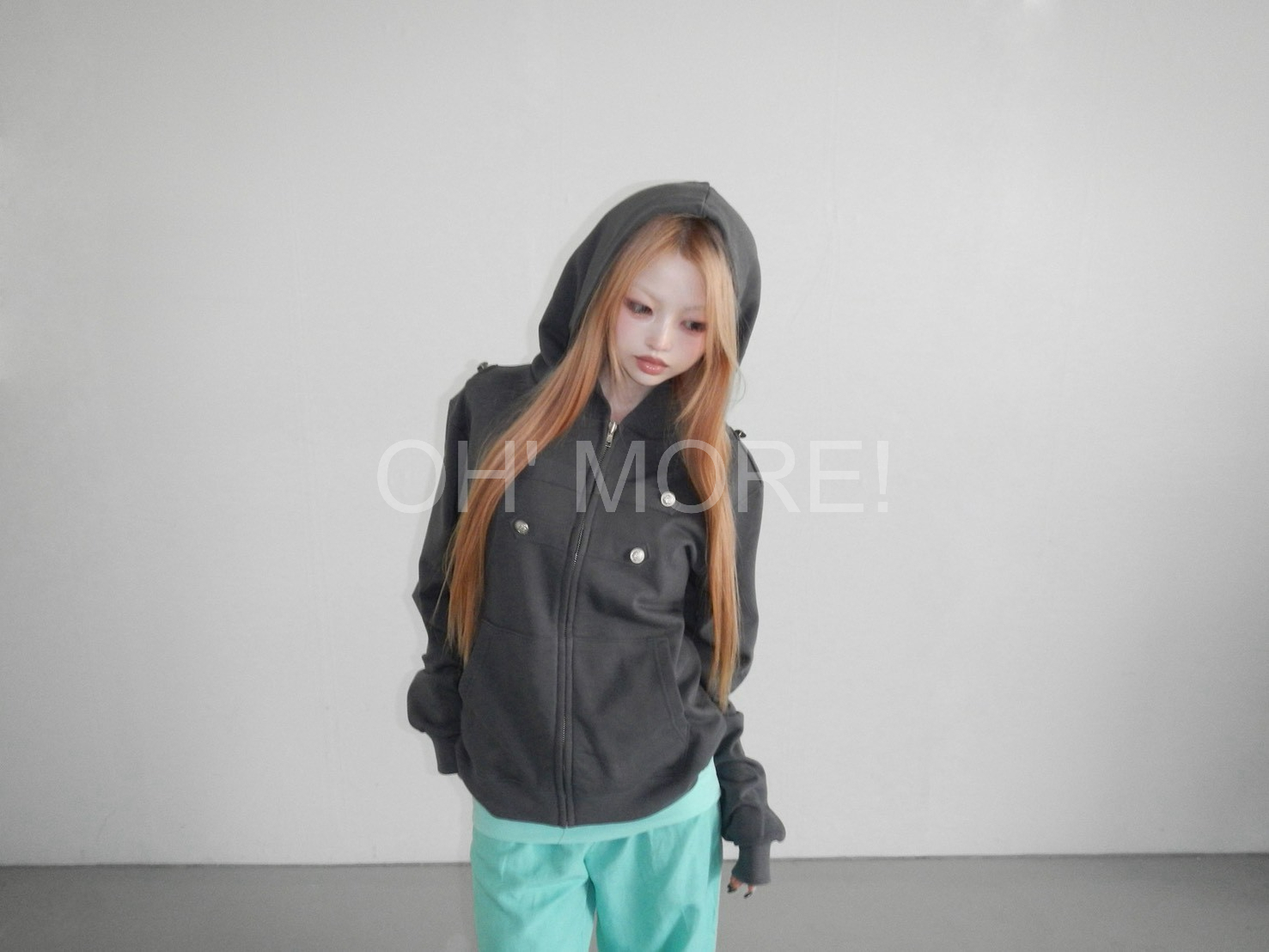 LINE_ALBUM_202699_260909_19