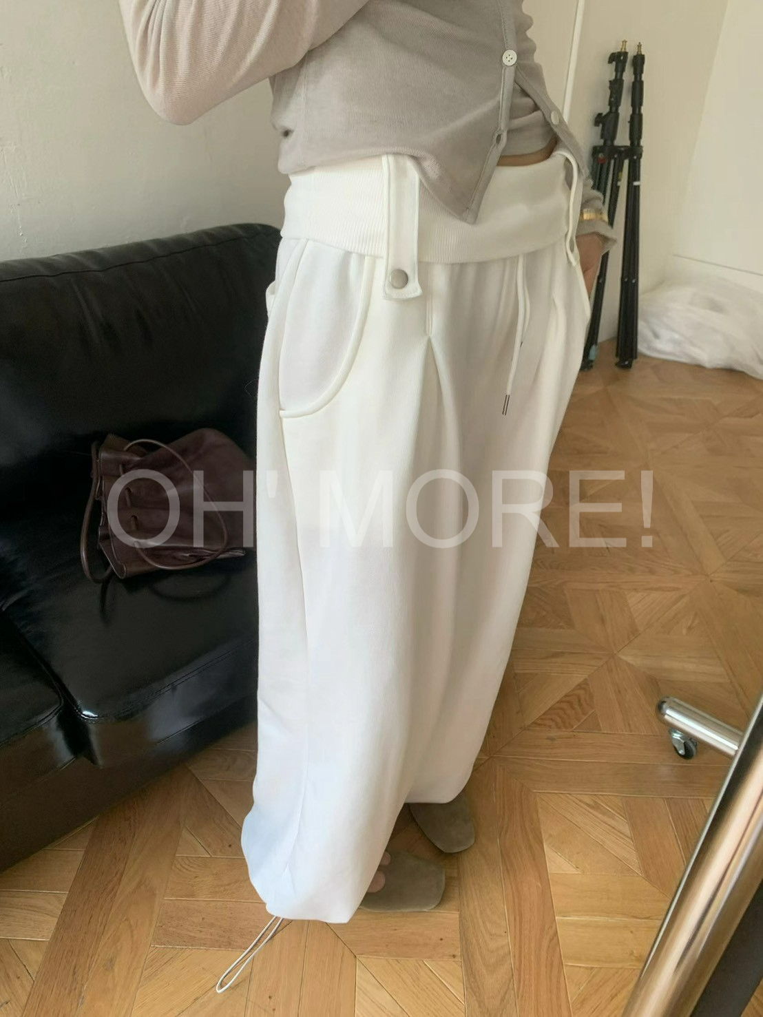 LINE_ALBUM_202699_260909_236