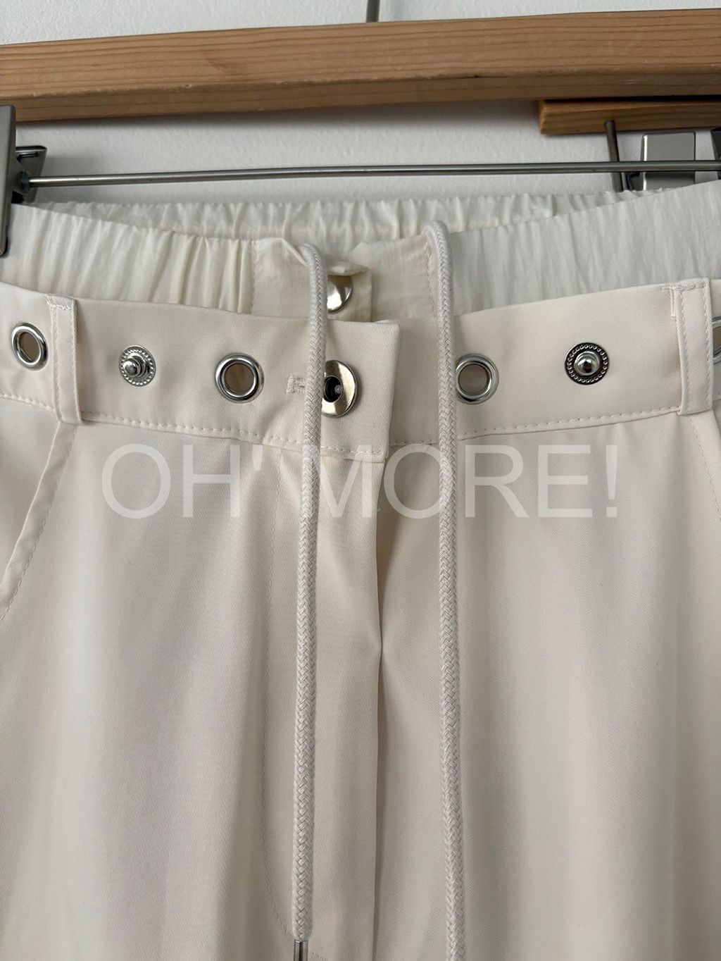 LINE_ALBUM_202586_250806_809