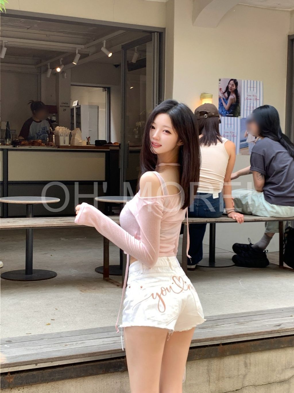 LINE_ALBUM_202586_250806_345