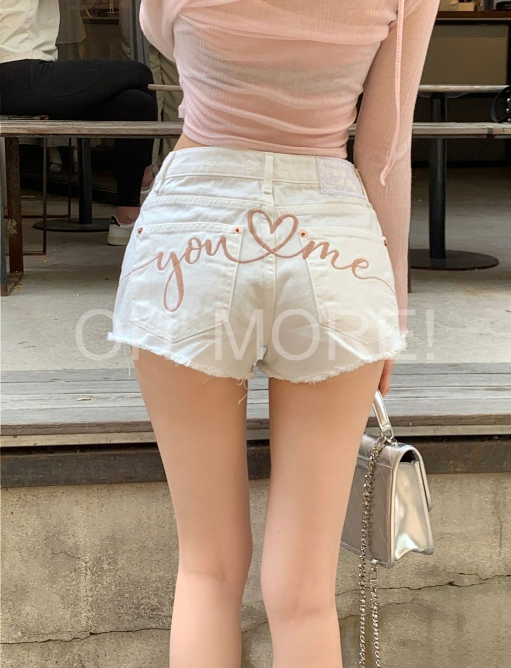 LINE_ALBUM_202586_250806_348