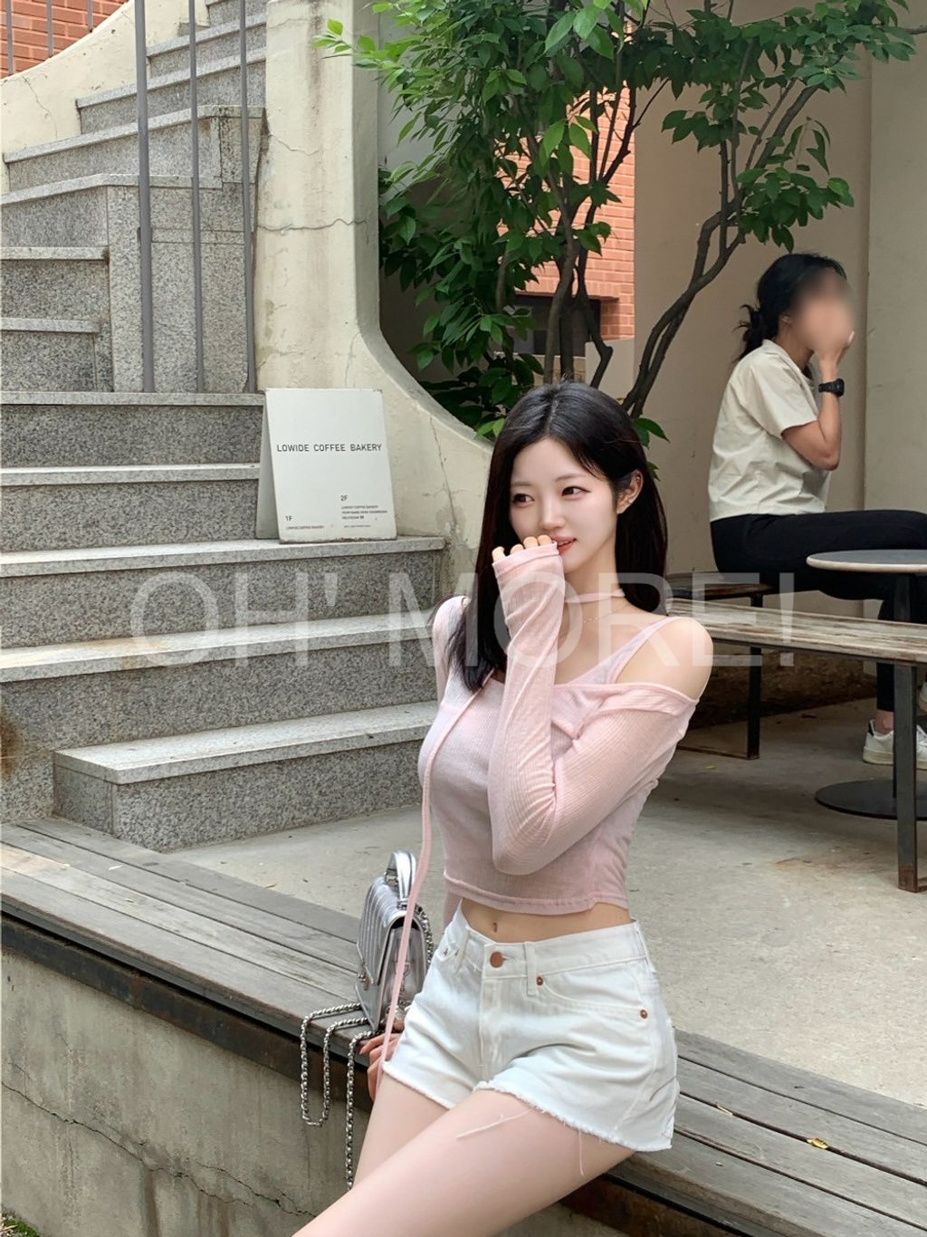 LINE_ALBUM_202586_250806_344