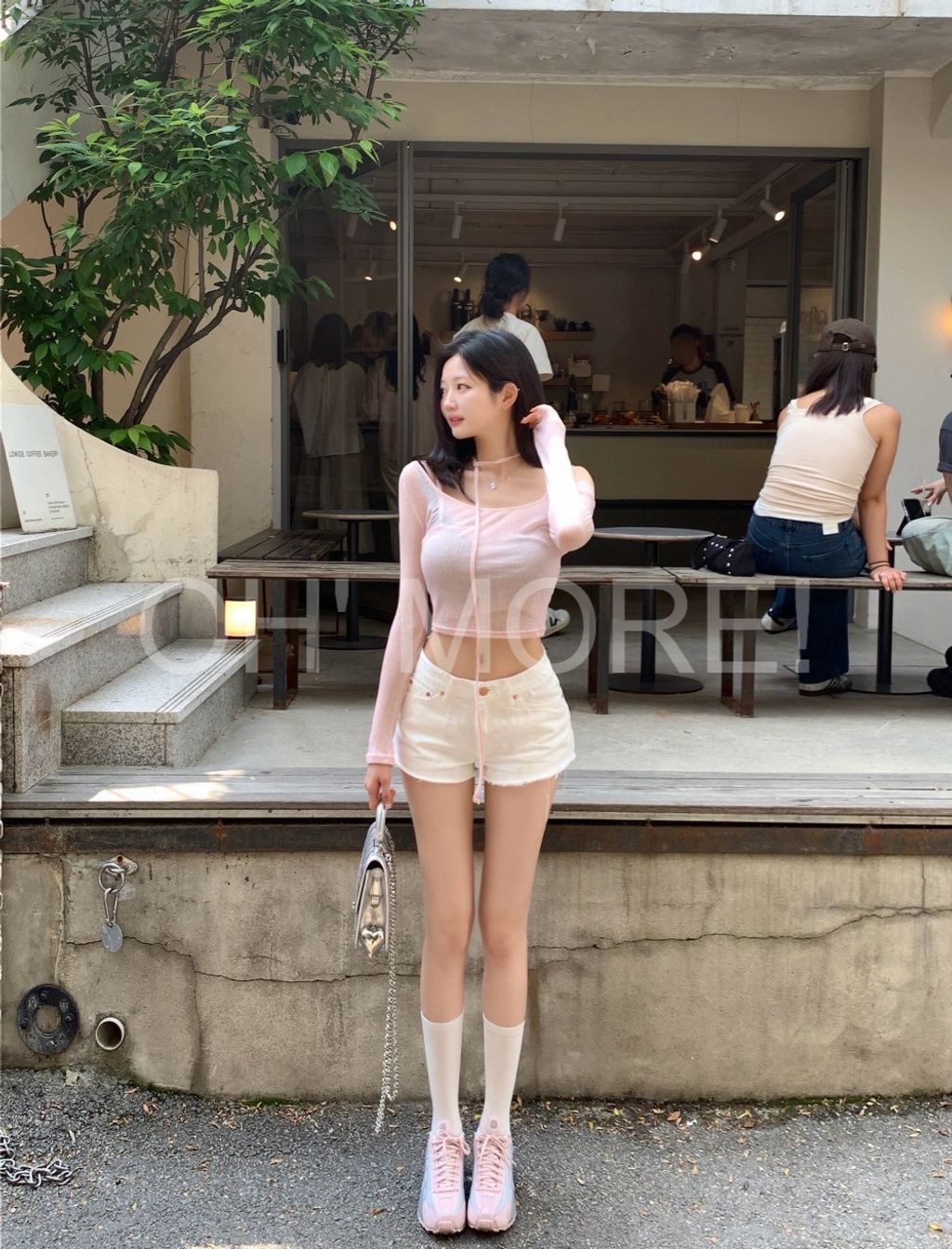 LINE_ALBUM_202586_250806_346