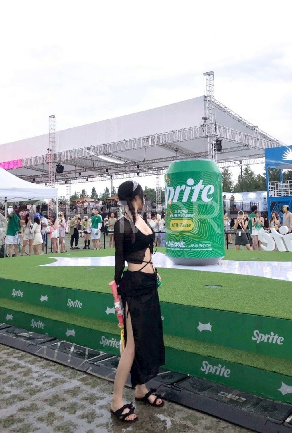 LINE_ALBUM_202586_250806_618