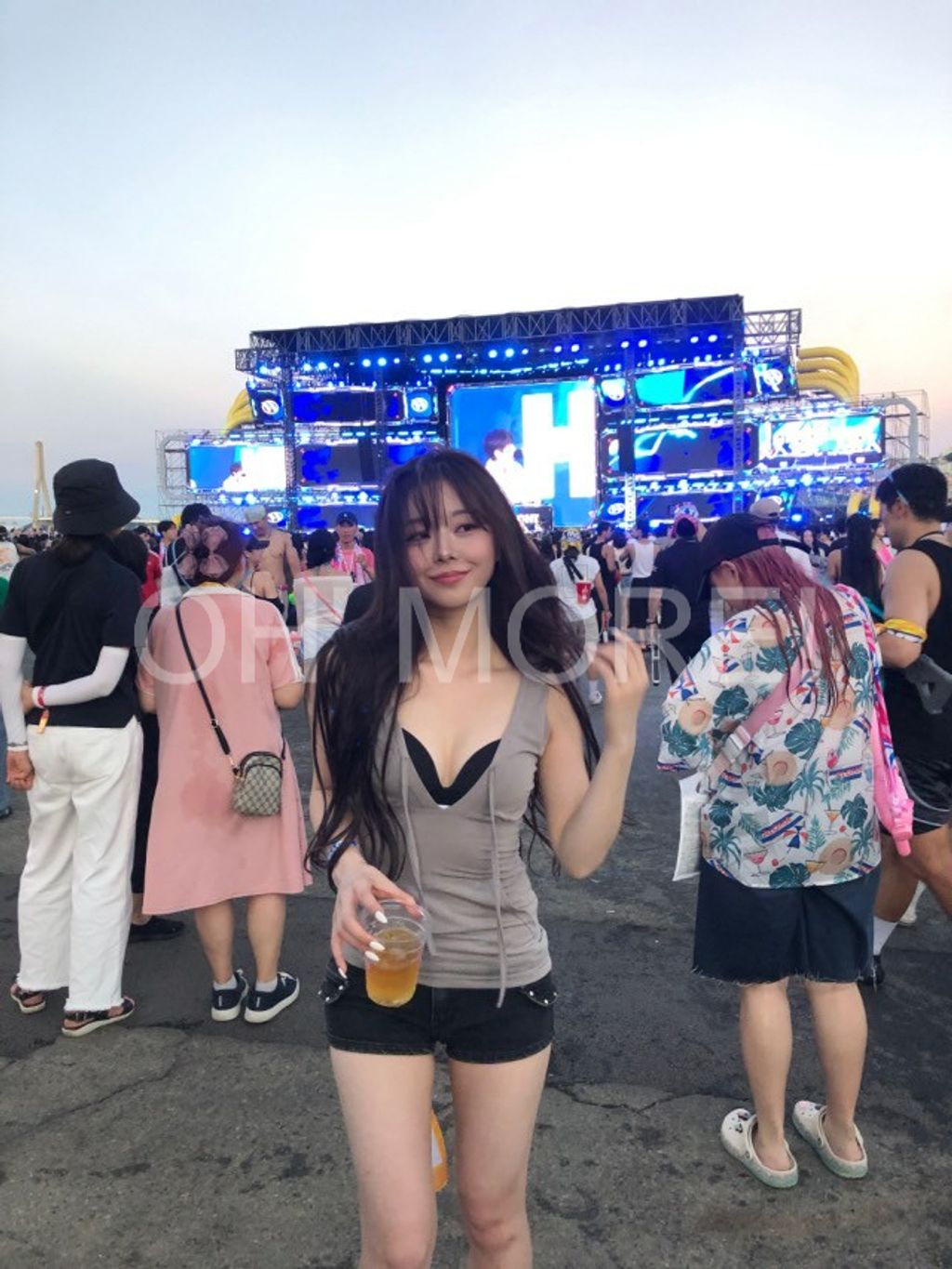 LINE_ALBUM_202591_250901_16