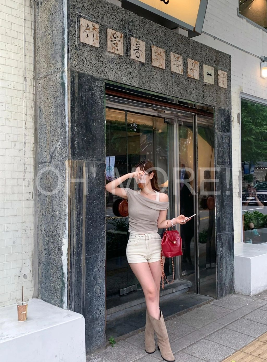 LINE_ALBUM_202597_250907_229