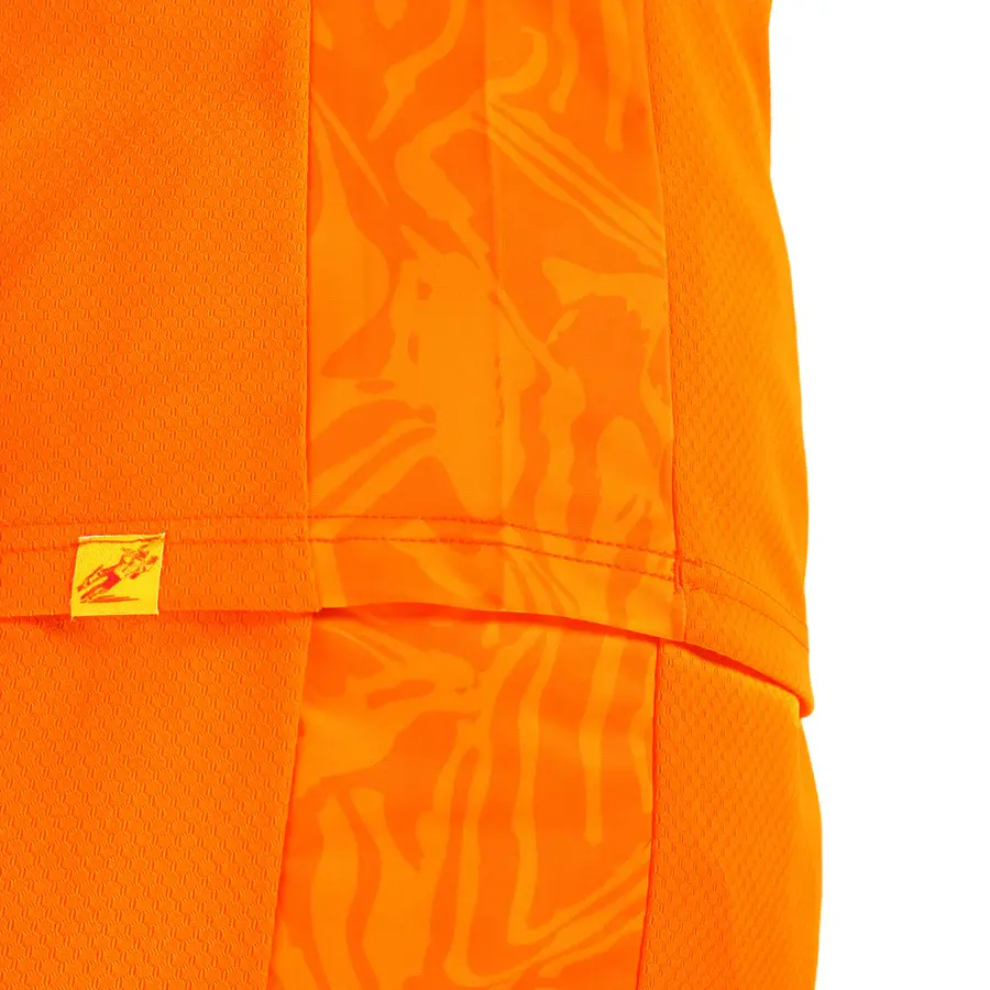 MONO Orange_Detail_900x